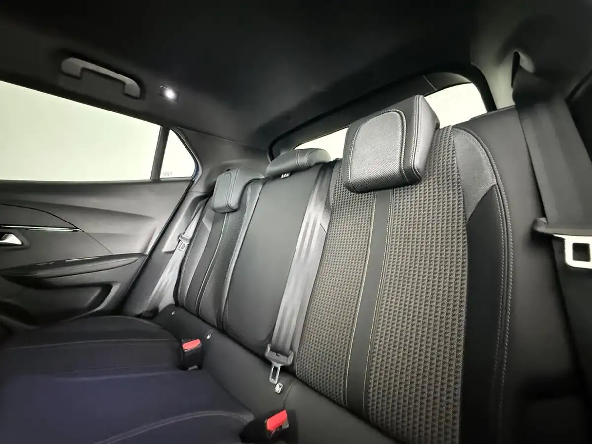 2022-peugeot-2008-suv-12-puretech-gt-eat8-big-17
