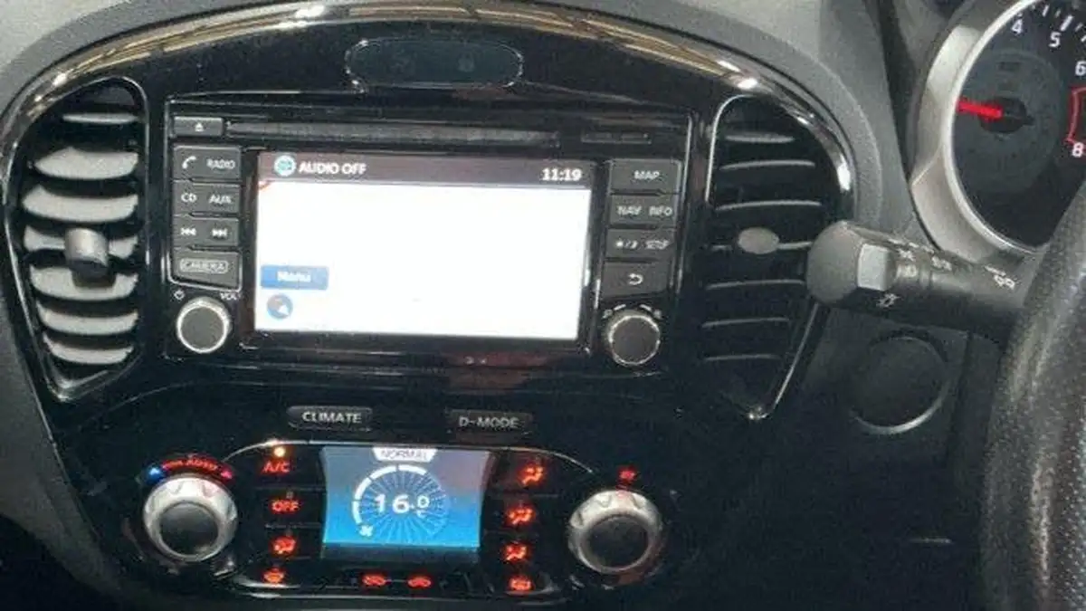 2015-nissan-juke-12-acenta-premium-ss-big-4