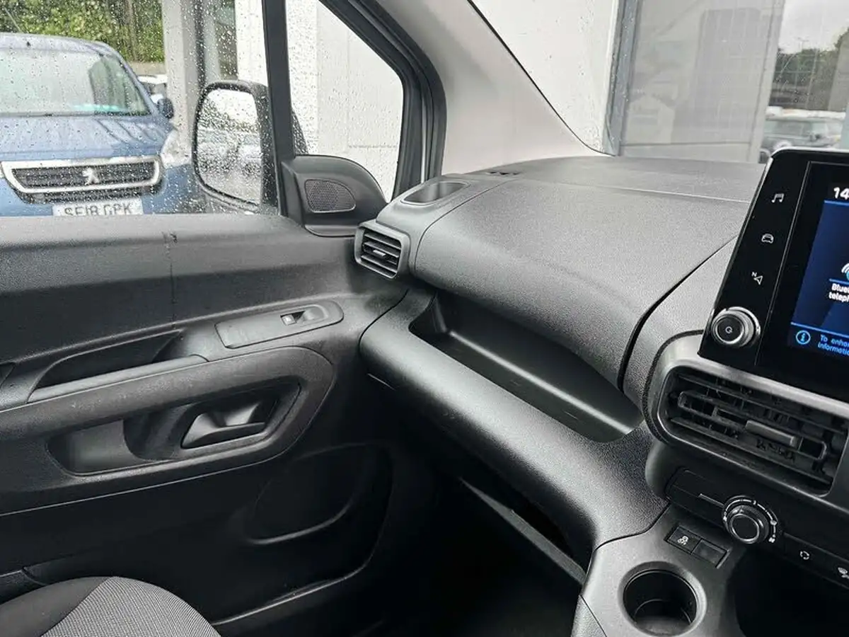 2019-peugeot-partner-15-bluehdi-1000-professional-100ps-eu6dt-panel-big-27