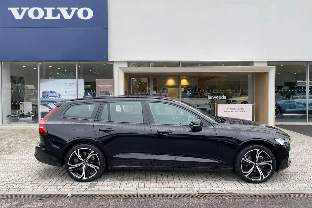 2025-volvo-v60-20-b4-plus-station-wagon-big-1