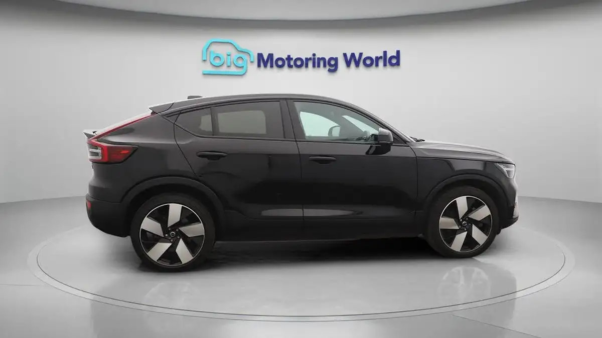 2022-volvo-c40-e-twin-recharge-pro-big-8