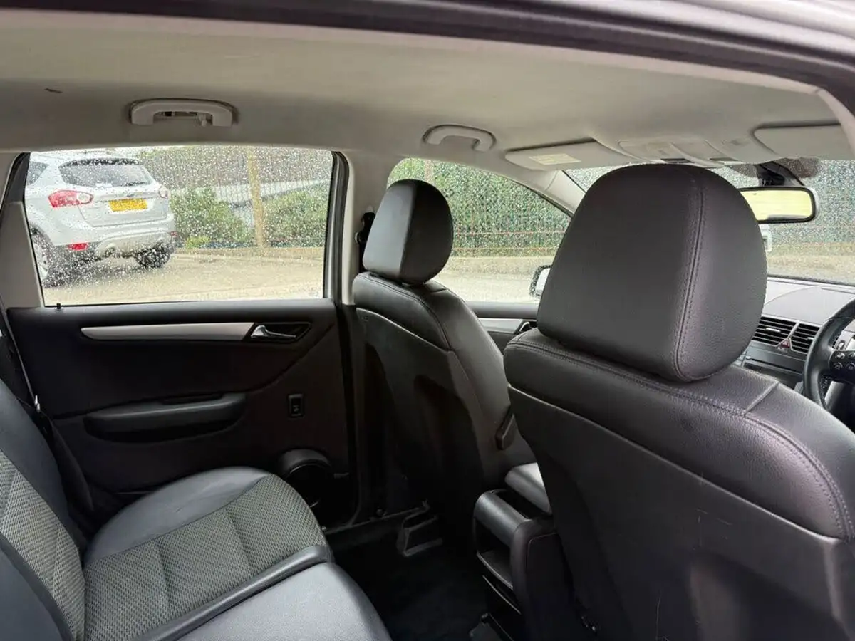 2012-mercedes-benz-a-class-20td-a180-avantgarde-se-cvt-big-12