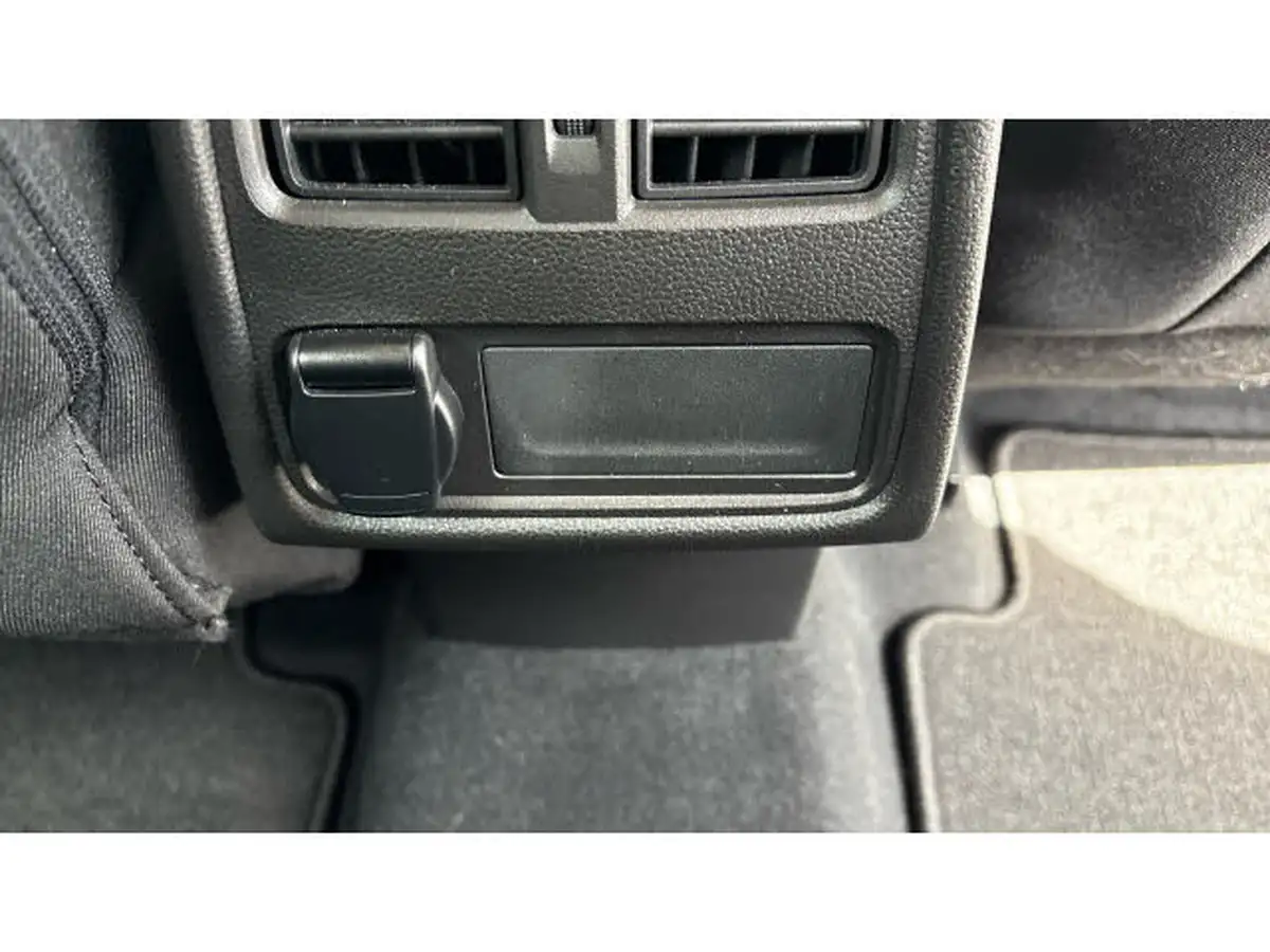 2021-renault-captur-13-tce-iconic-140ps-big-38