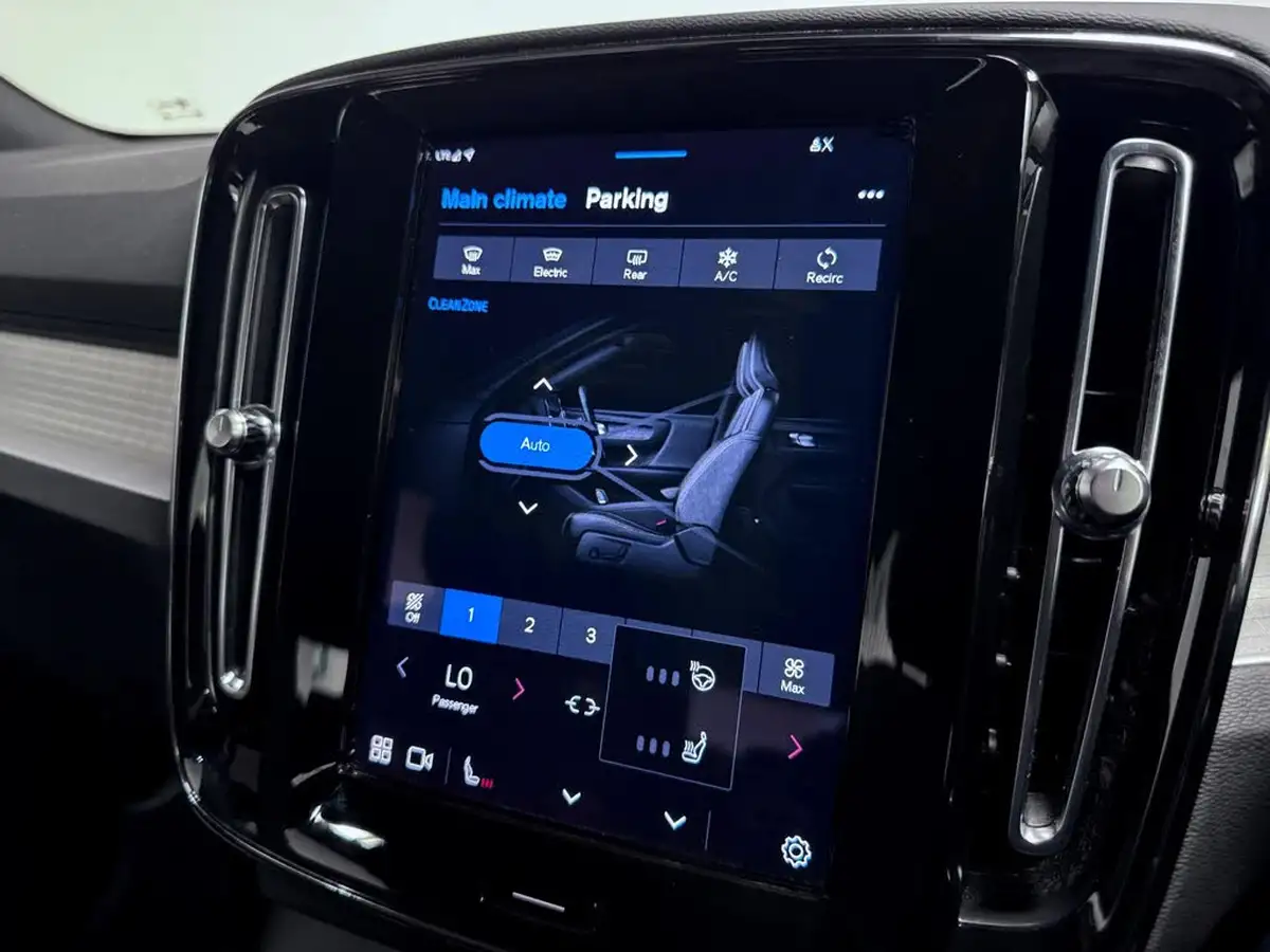 2023-volvo-xc40-20-b3-plus-big-47