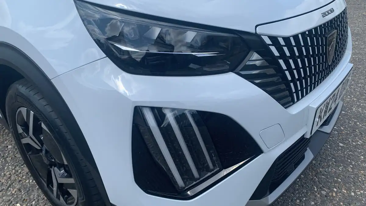 2024-peugeot-2008-suv-12-puretech-gt-130ps-eat8-big-46
