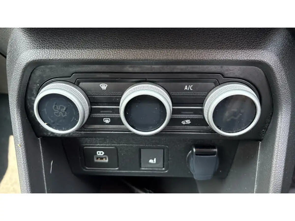 2024-dacia-sandero-stepway-10-tce-extreme-90bhp-big-26