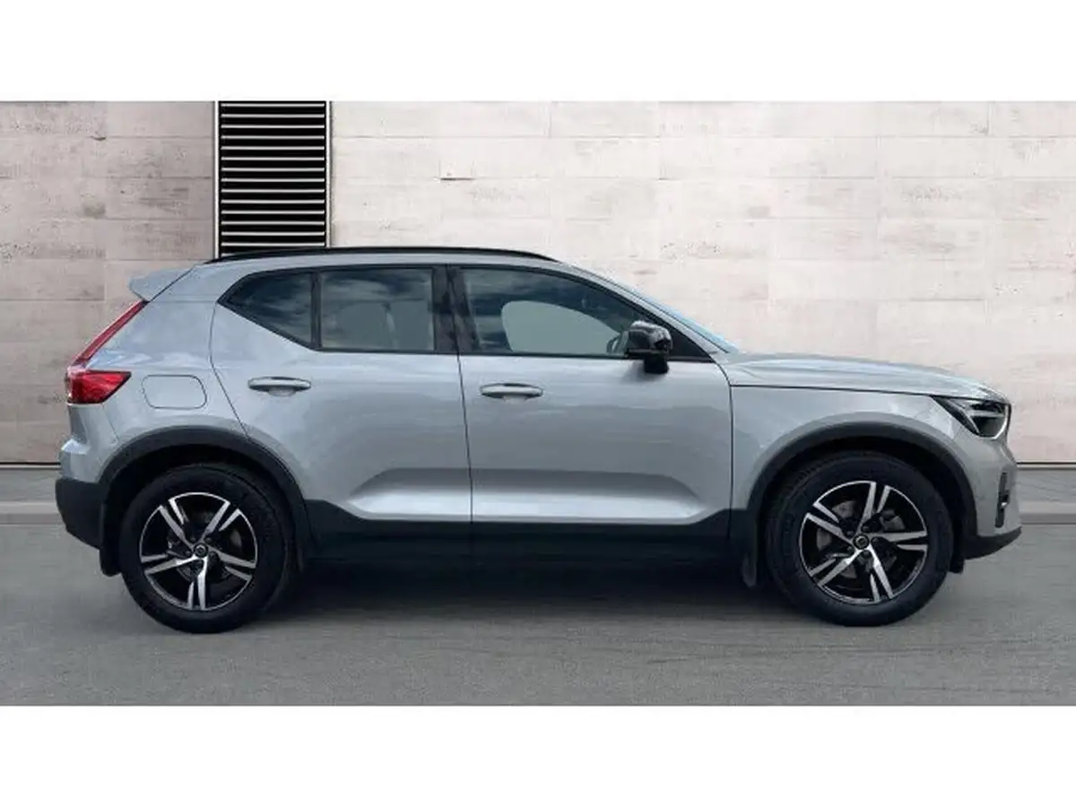 2023-volvo-xc40-20-b3-plus-big-2