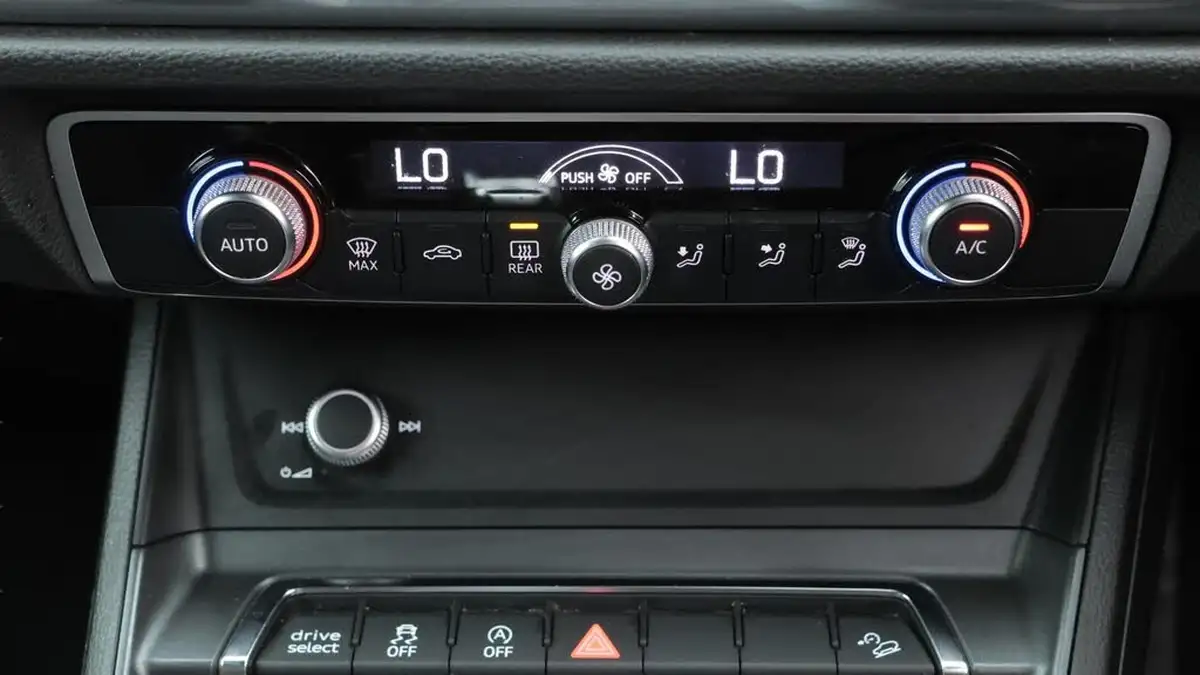 2021-audi-q3-15-35-tfsi-black-edition-codcomfort-sound-pack-station-wagon-big-16