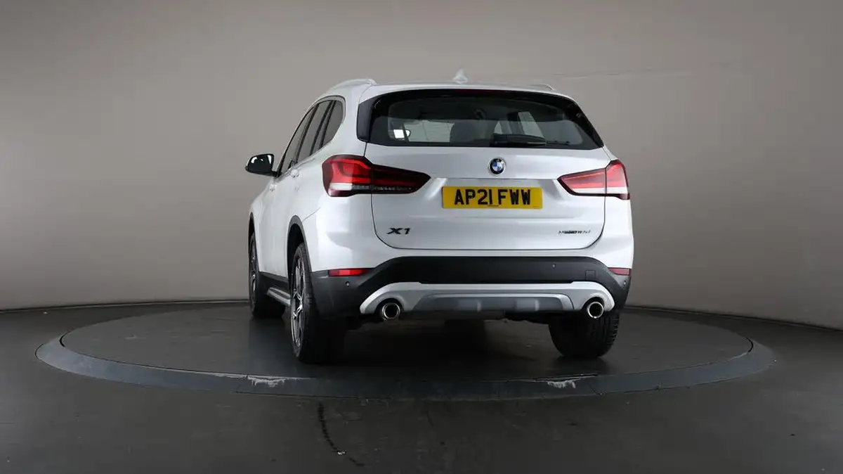 2021-bmw-x1-20td-sdrive18d-xline-big-47