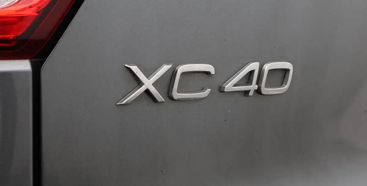 2019-volvo-xc40-20td-d3-r-design-pro-awd-geartronic-big-22