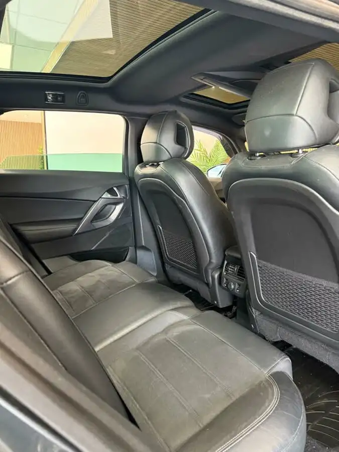 2015-citroen-ds5-16bluehdi-dstyle-big-25
