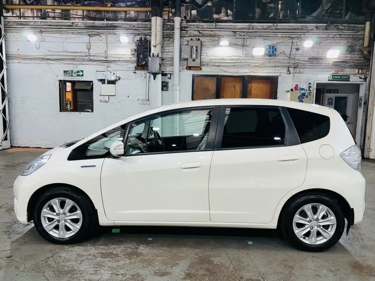 2012-honda-jazz-13-hs-big-8