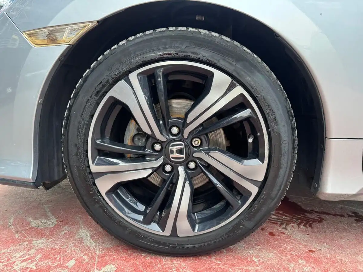 2017-honda-civic-10-vtec-turbo-sr-cvt-big-13