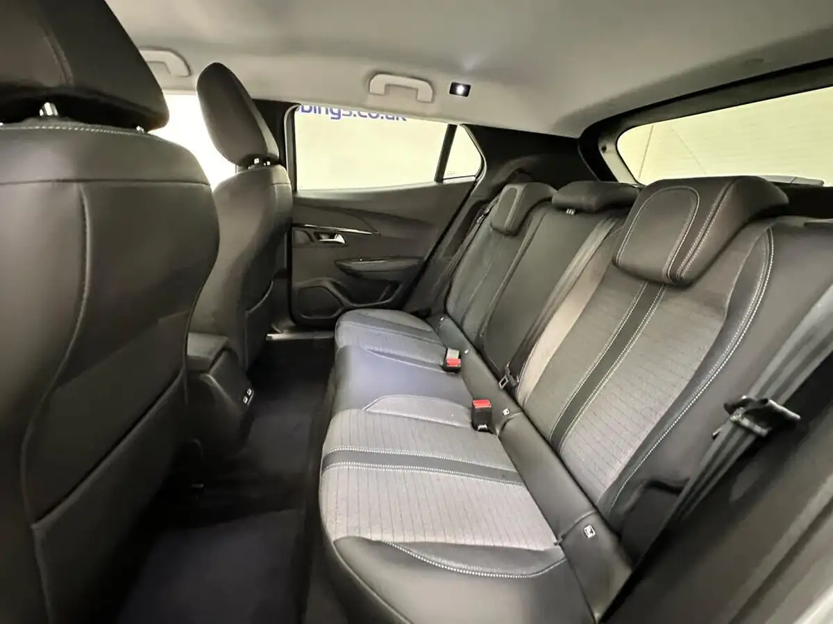 2021-peugeot-208-e-allure-premium-50kwh-big-23
