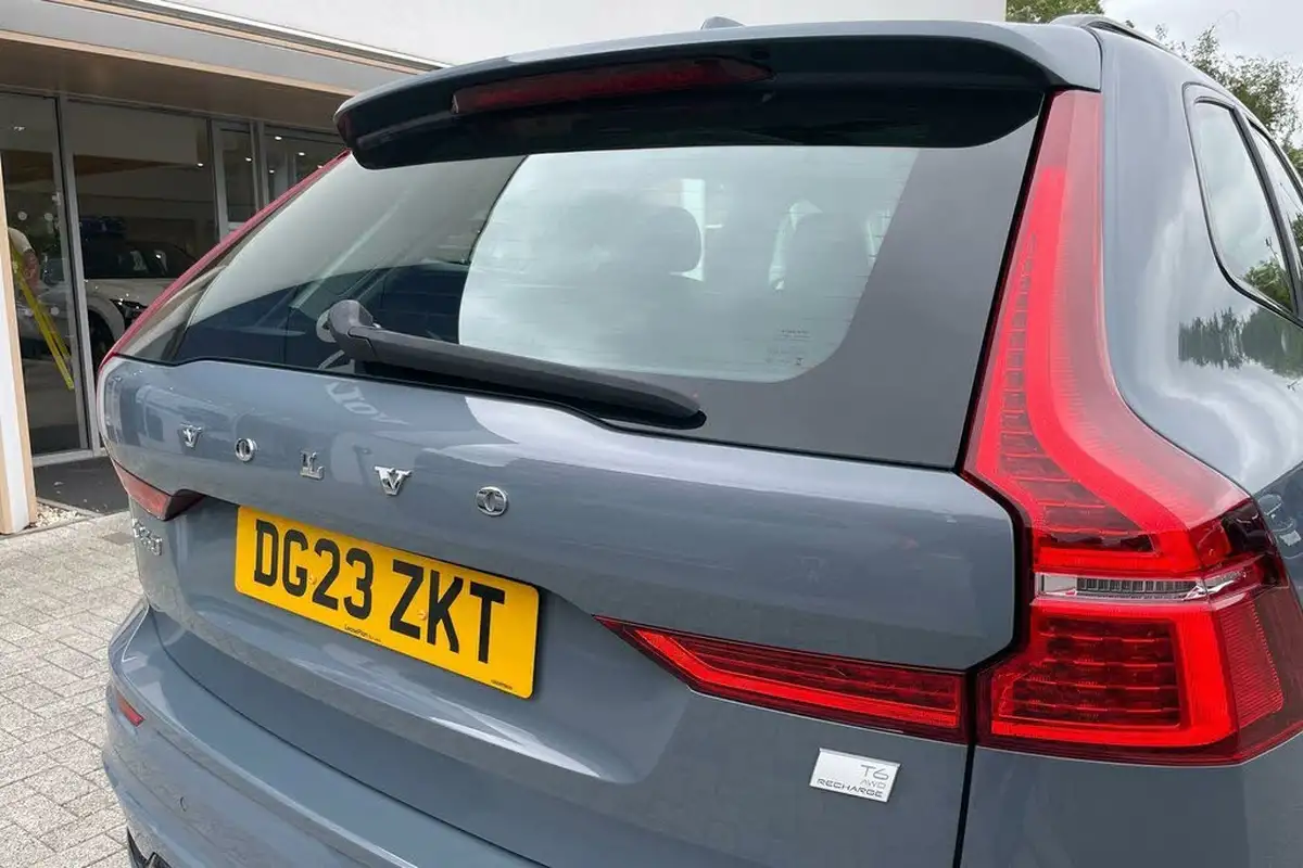 2023-volvo-xc60-20-b5-plus-big-14