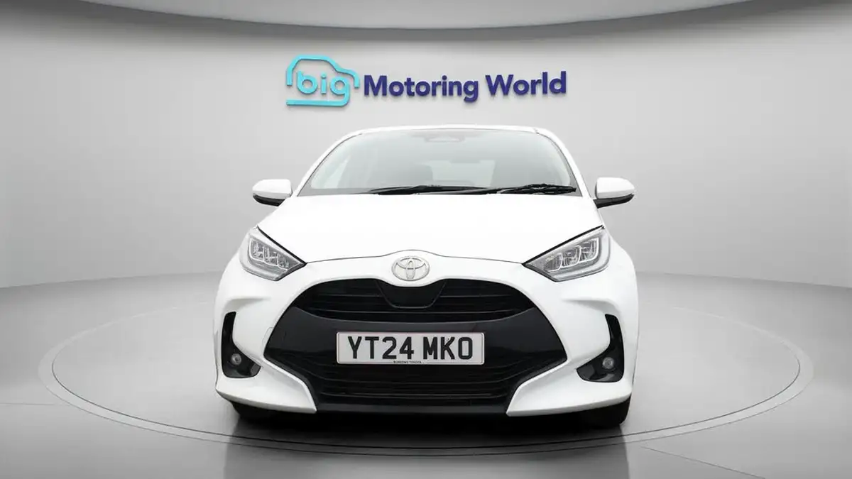 2024-toyota-yaris-15-vvt-i-design-big-2