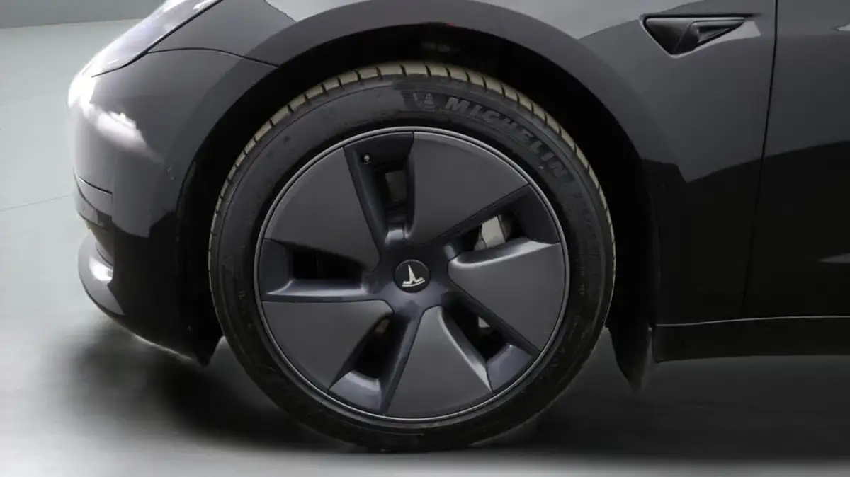 2021-tesla-model-3-e-standard-plus-big-18