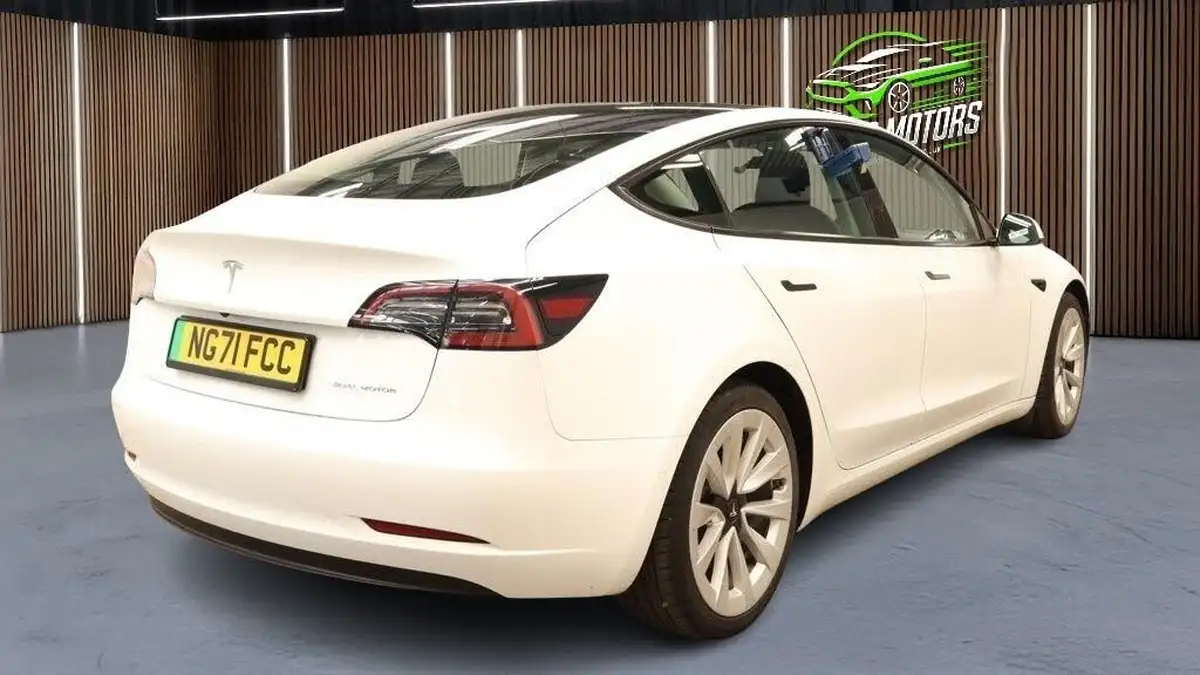 2021-tesla-model-3-e-long-range-awd-big-6