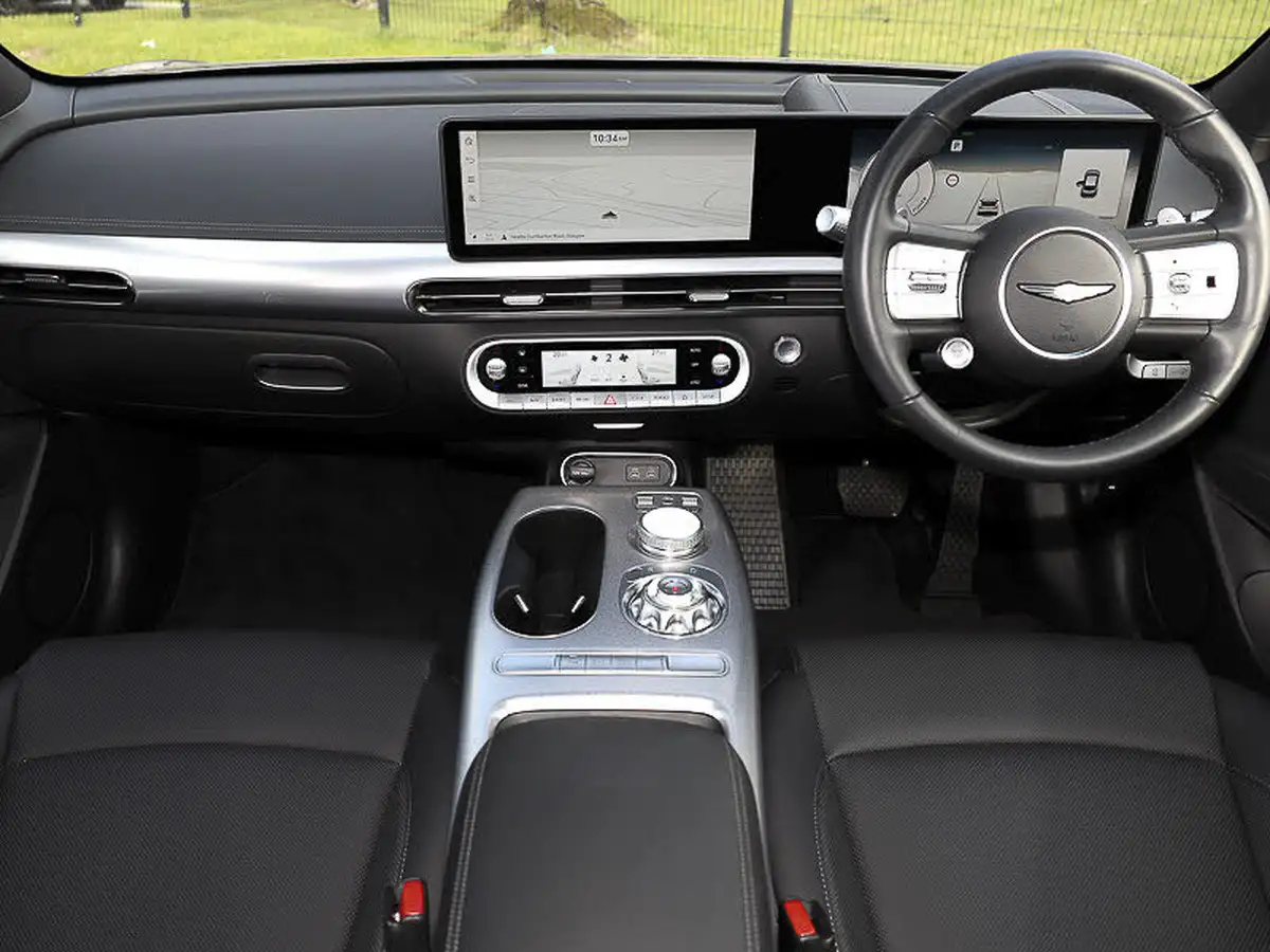 2022-genesis-gv60-e-sport-big-2