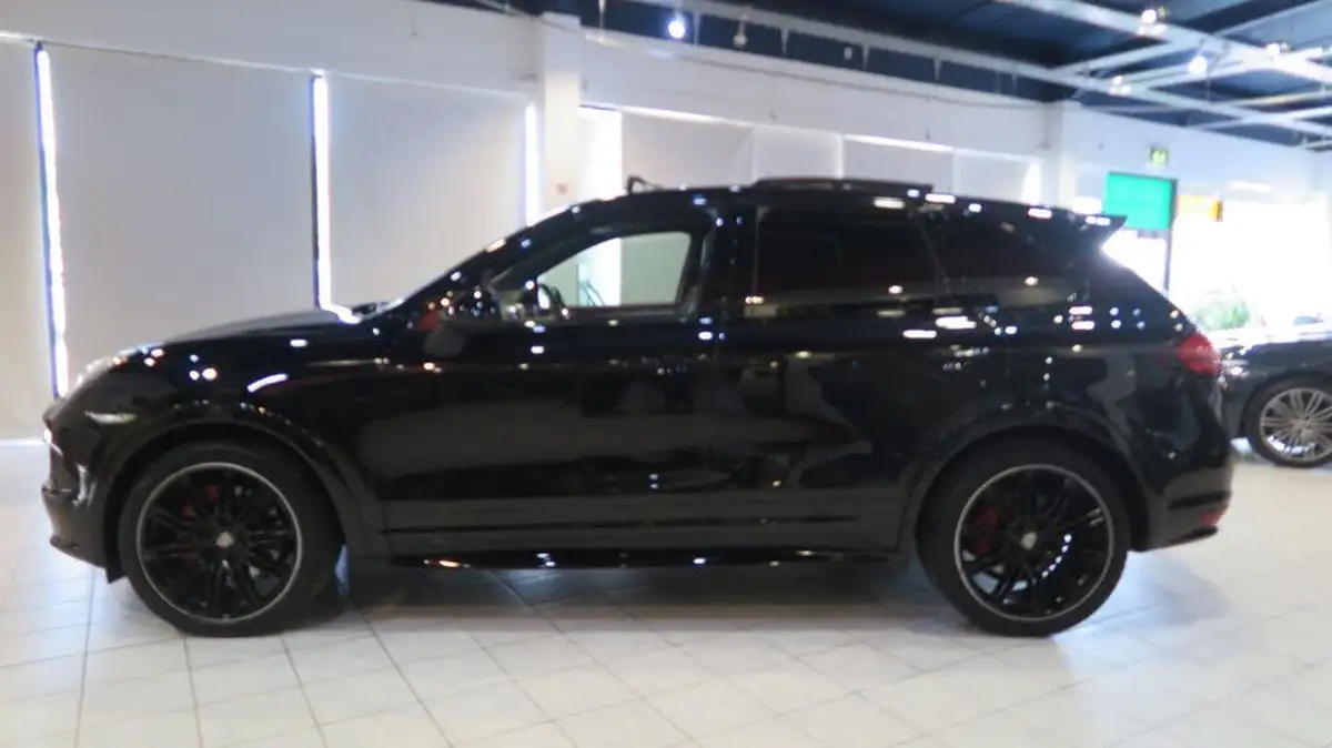 2014-porsche-cayenne-48-gts-big-7