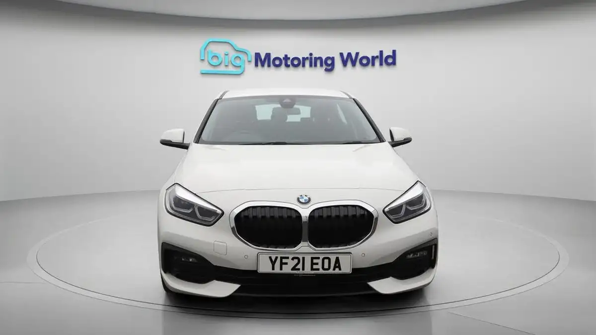 2021-bmw-1-series-15-118i-se-lcp-dct-big-2