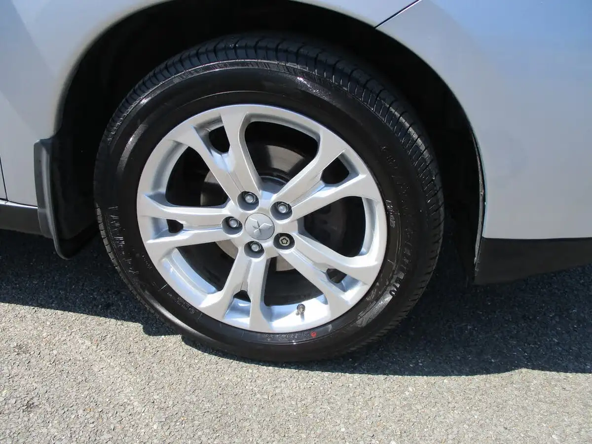 2014-mitsubishi-outlander-22di-d-gx4-auto-big-2