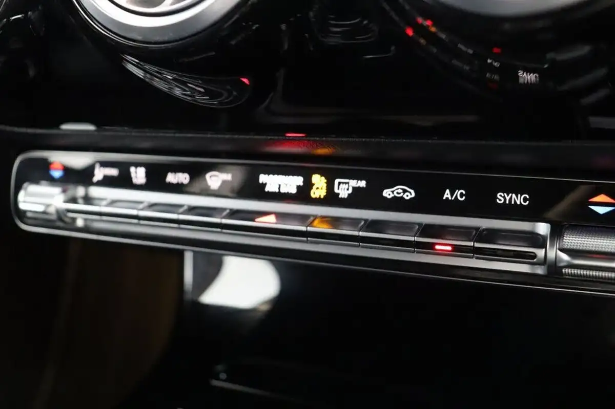 2022-mercedes-benz-a-class-13-a180-amg-line-executive-edition-hatchback-5d-7g-dct-big-32