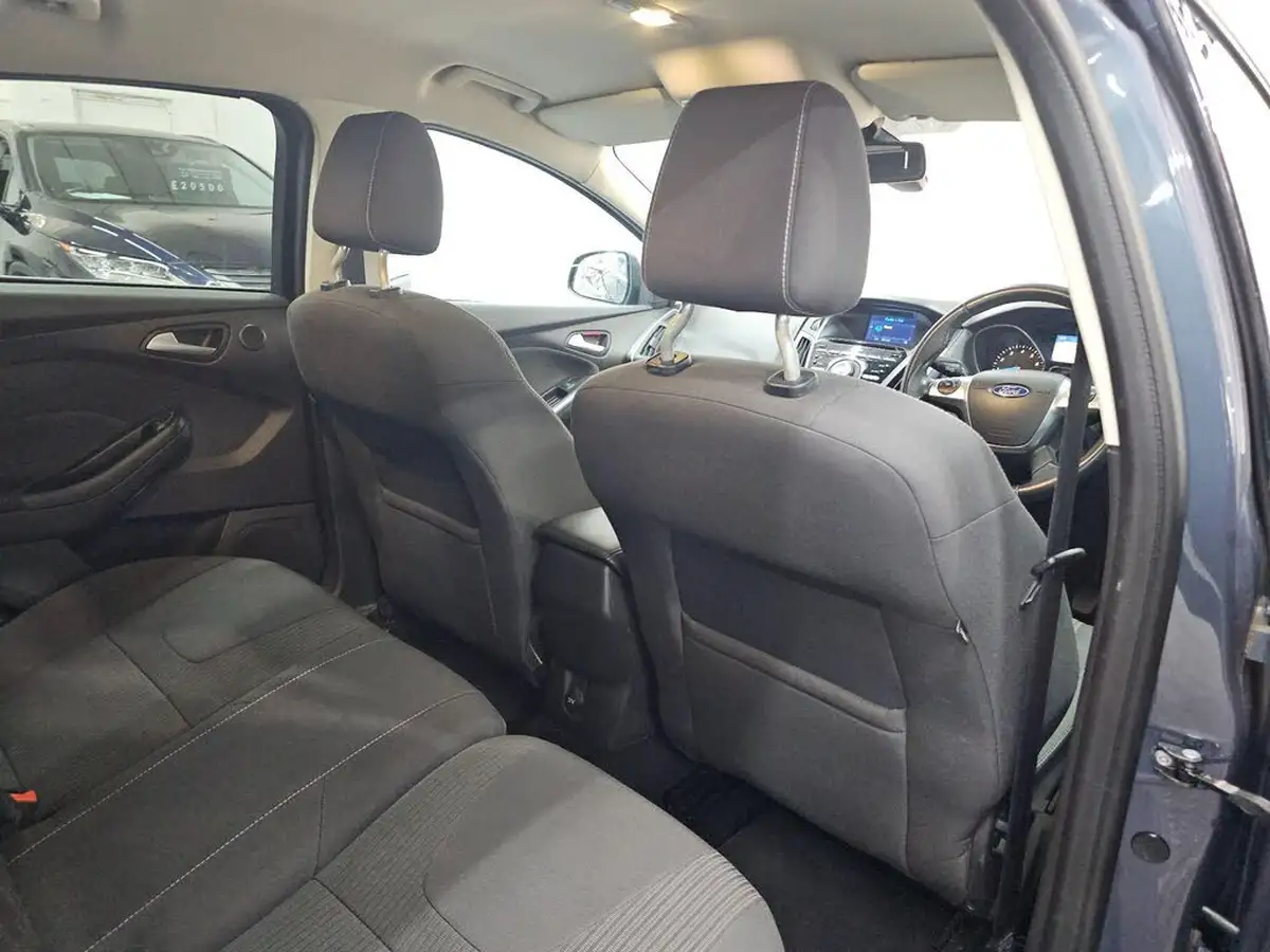 2014-ford-focus-10-titanium-navigator-scti-125ps-hatchback-big-18