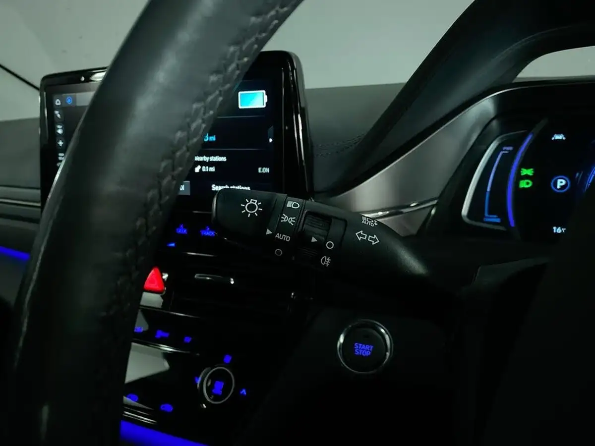 2021-hyundai-ioniq-e-premium-se-electric-100kw-big-22