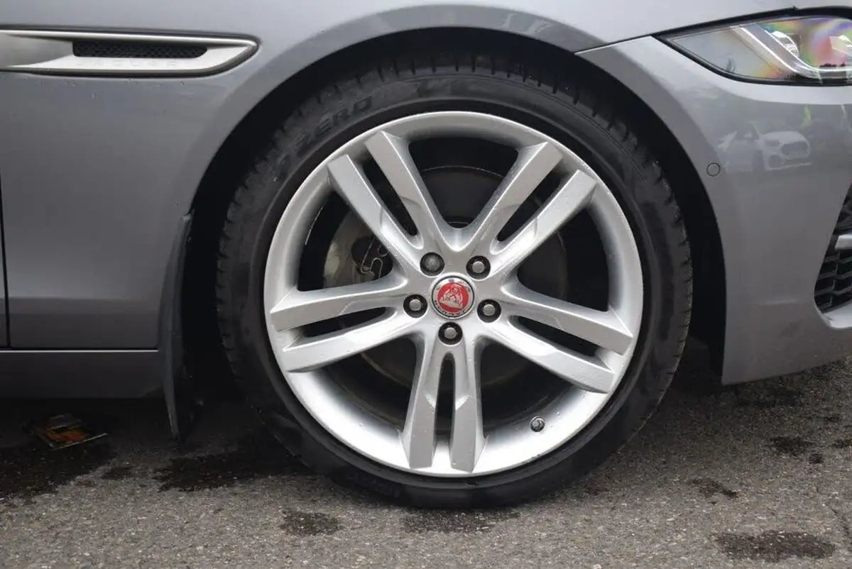2019-jaguar-xe-20i-se-250ps-big-20