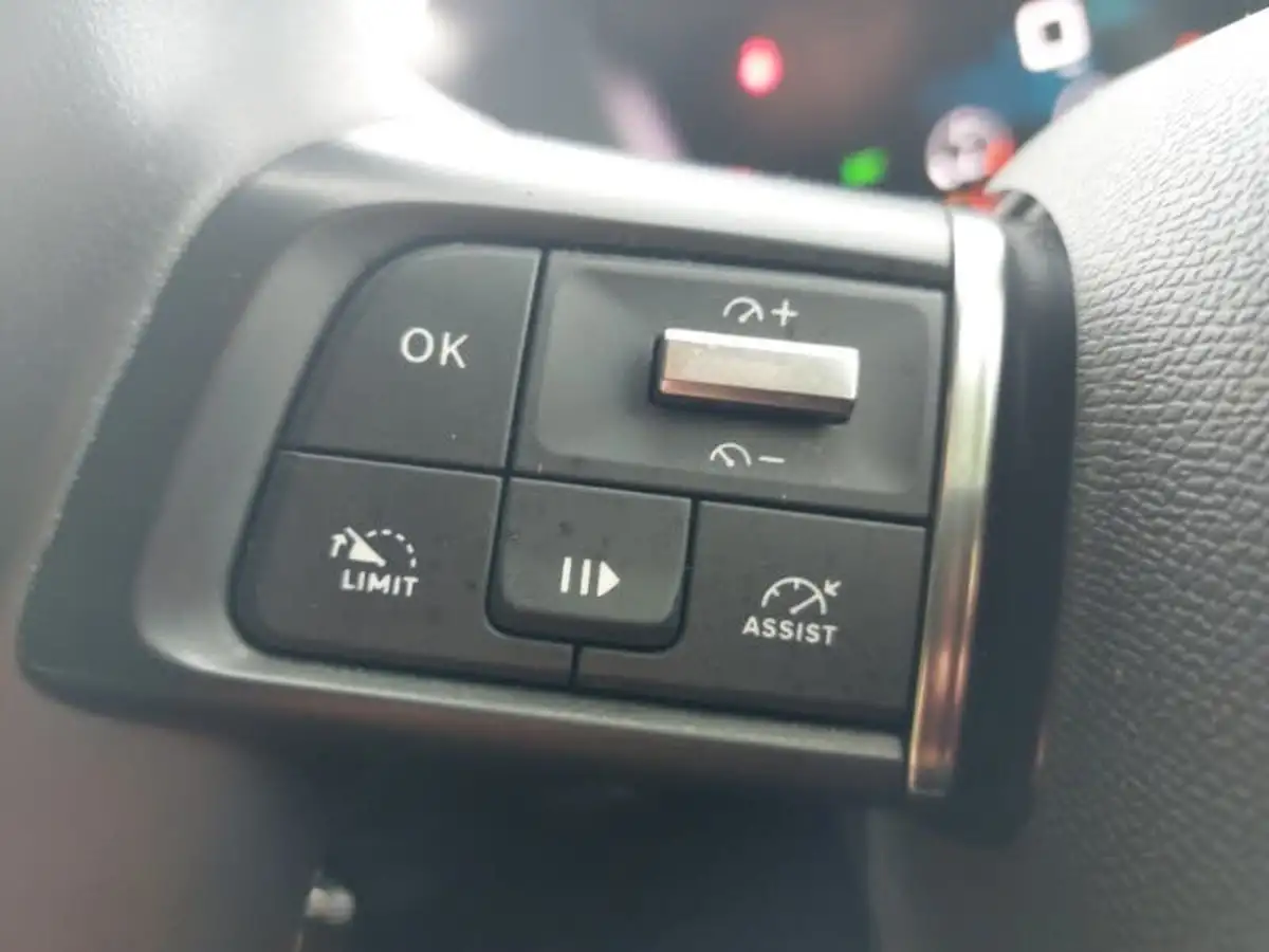 2022-citroen-c4-12-puretech-shine-130ps-big-15