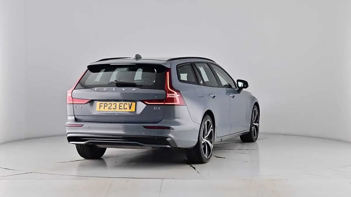 2023-volvo-v60-20-b3-plus-station-wagon-big-74