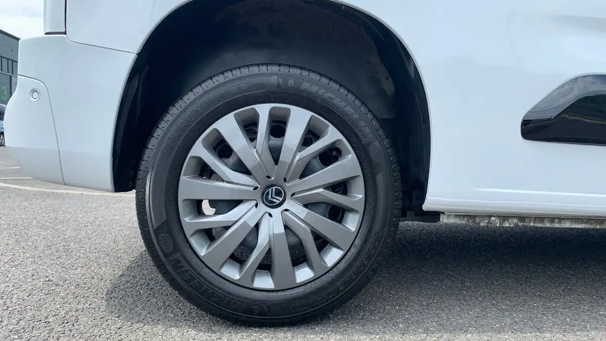 2024-citroen-berlingo-15-bluehdi-m-driver-100pseu6e-big-15