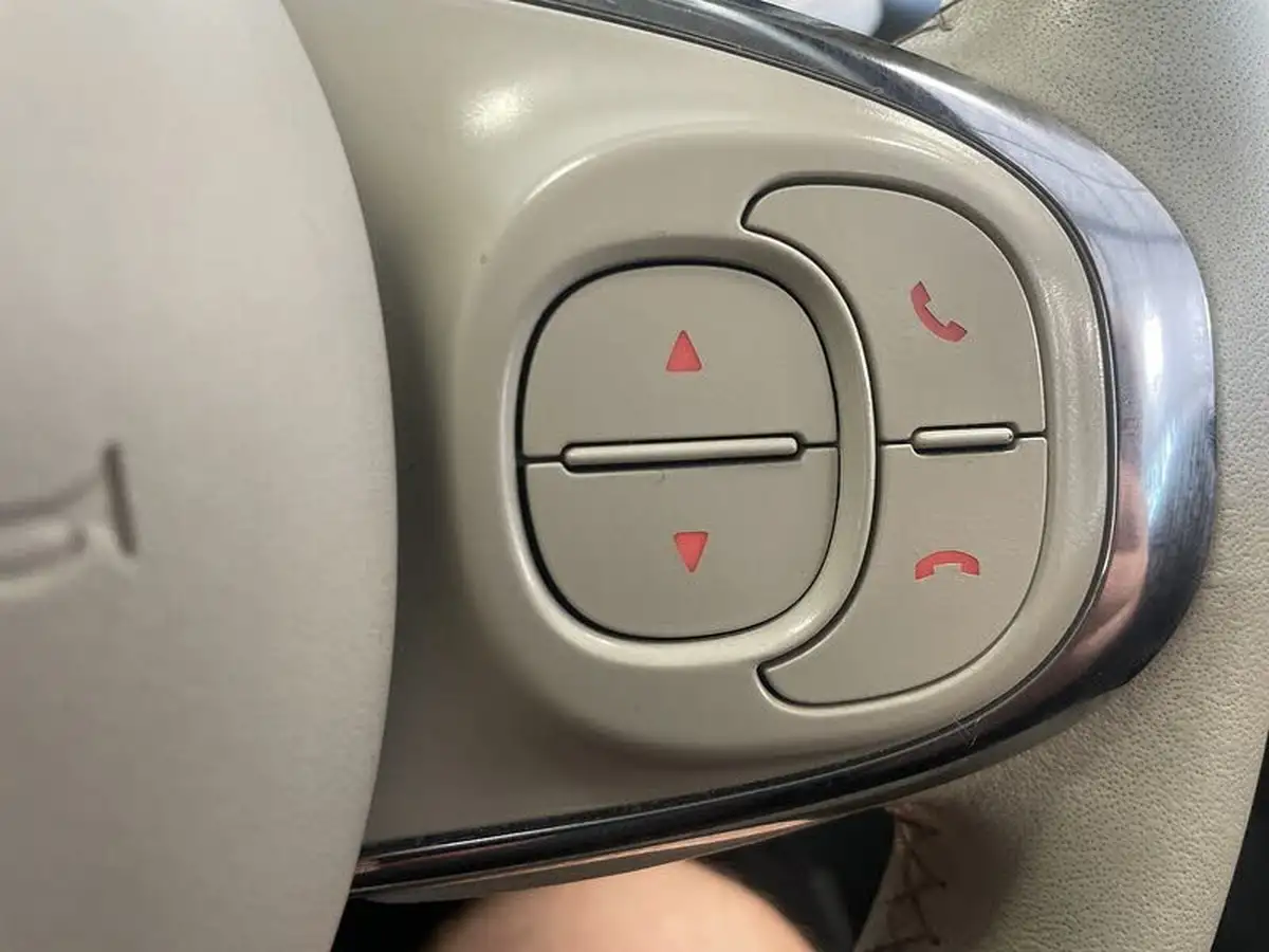 2015-fiat-500-12-lounge-ss-dualogic-big-21
