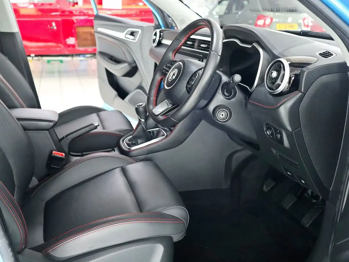2020-mg-zs-suv-15-vti-tech-exclusive-106ps-big-2