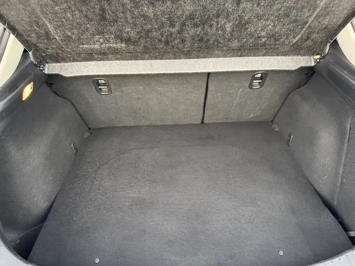 2015-mazda-mazda3-20-se-hatchback-5d-big-16