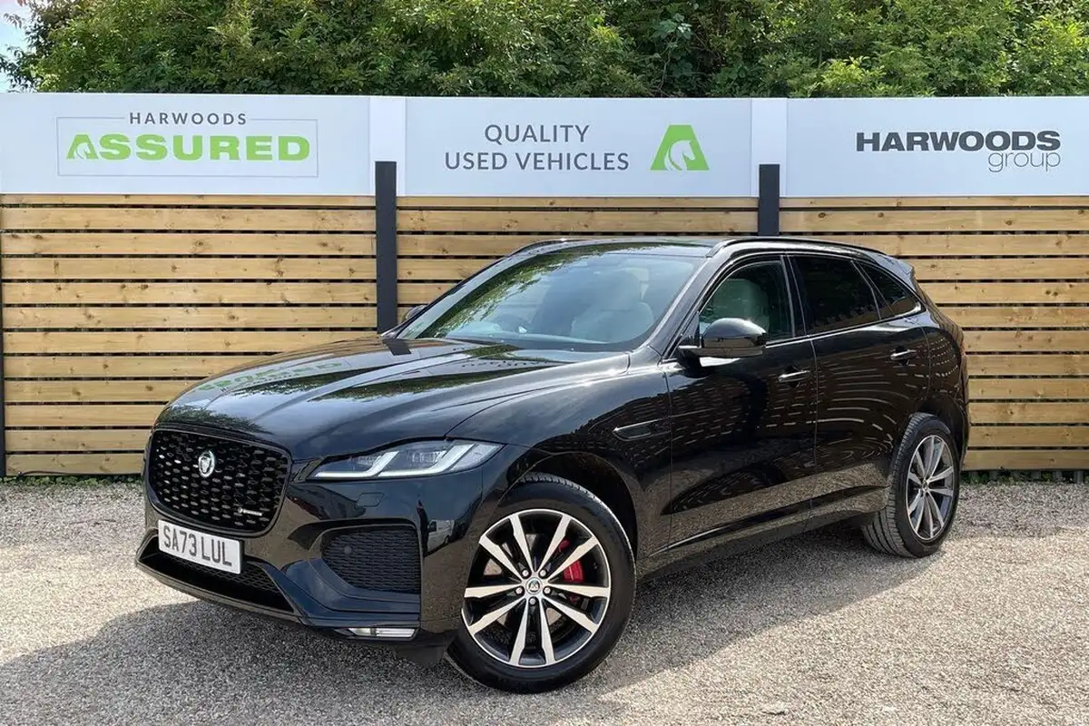 2023-jaguar-f-pace-20-d200-r-dynamic-se-black-big-11