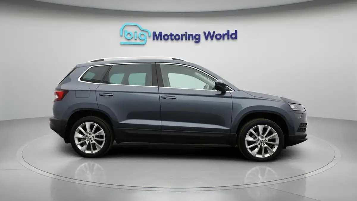 2019-skoda-karoq-15-tsi-se-l-dsg-big-8