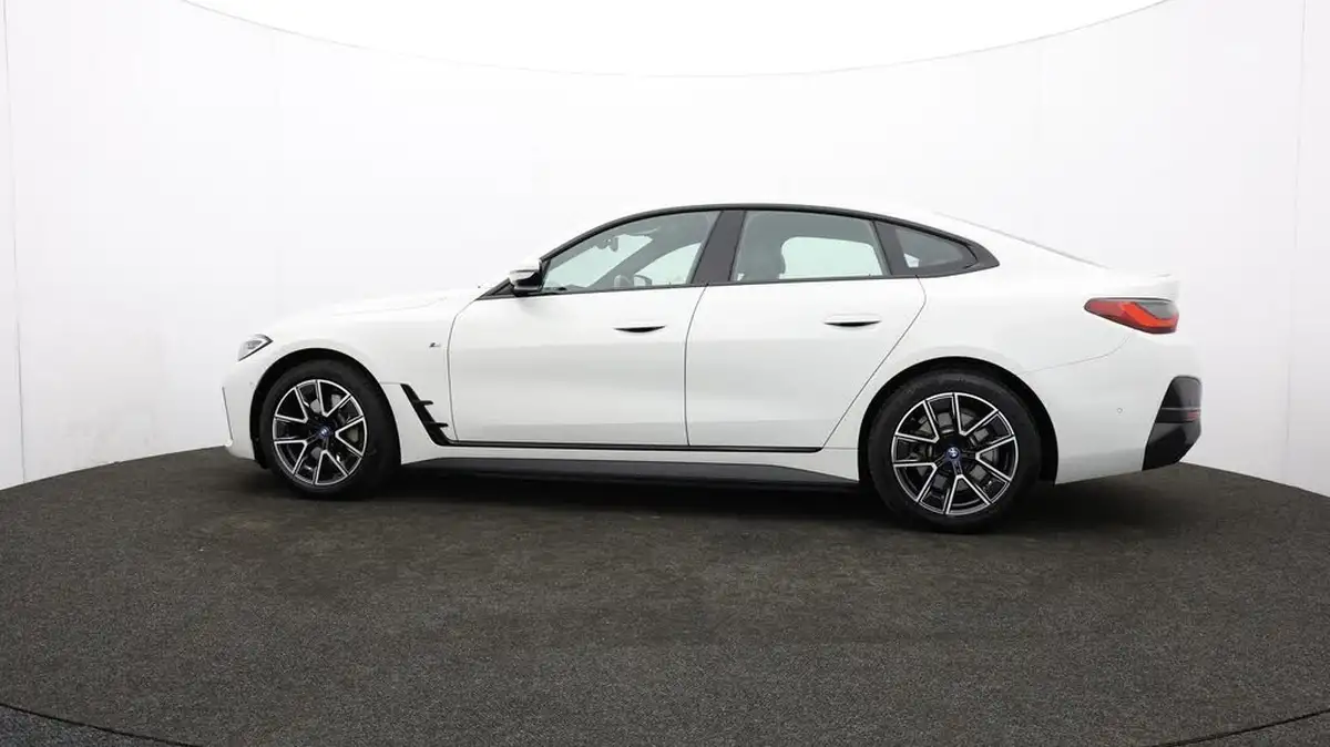 2022-bmw-i4-e-edrive40-m-sport-big-66