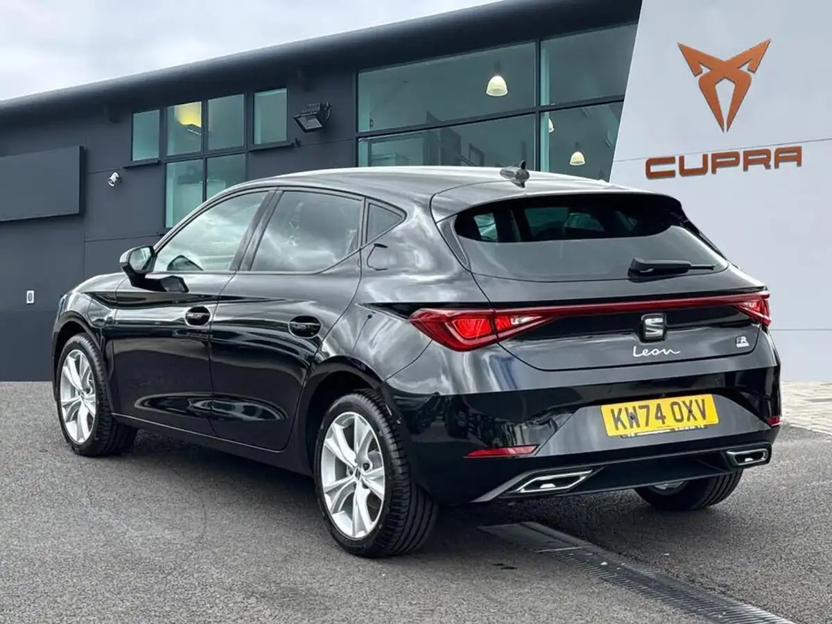 2024-seat-leon-big-1