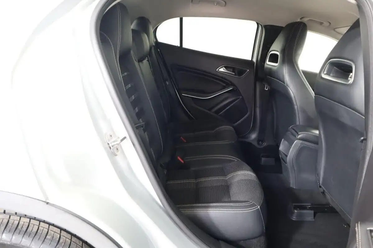 2019-mercedes-benz-gla-class-16-gla-180-urban-edition-ss-7g-dct-big-14