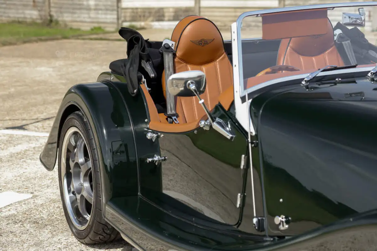 2017-morgan-plus-8-48-big-22