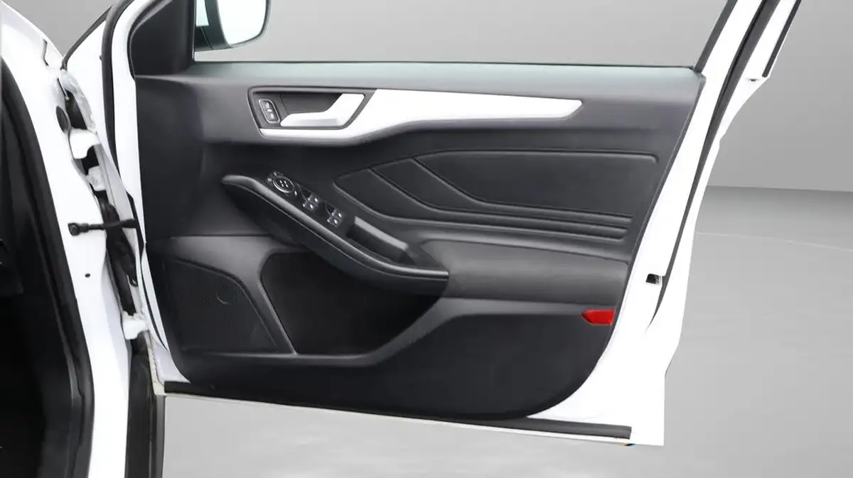 2019-ford-focus-15-zetec-120ps-hatchback-big-14