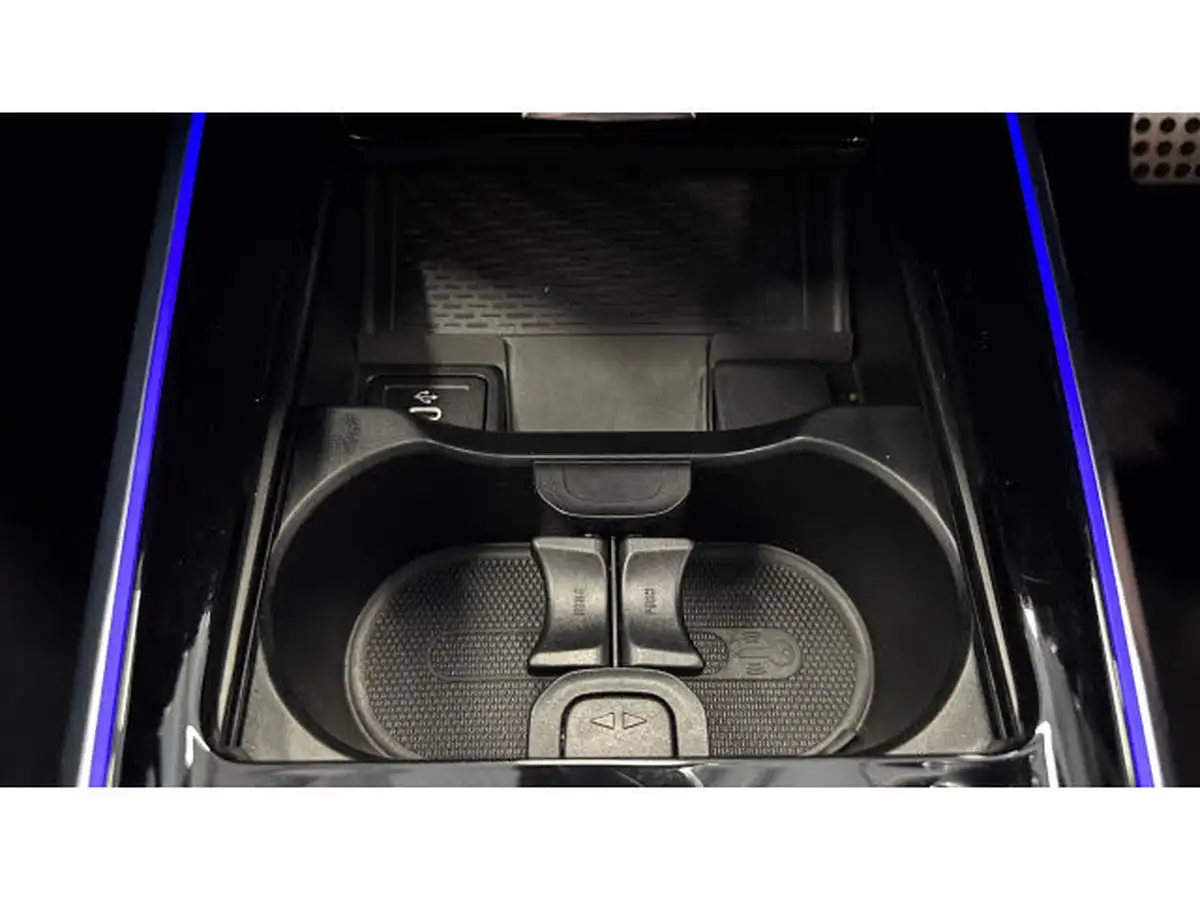 2024-mercedes-benz-gla-class-13-gla-200-amg-line-executive-big-34