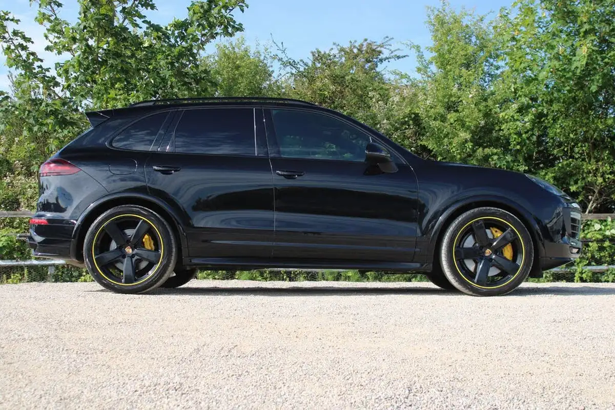 2015-porsche-cayenne-36-gts-big-1