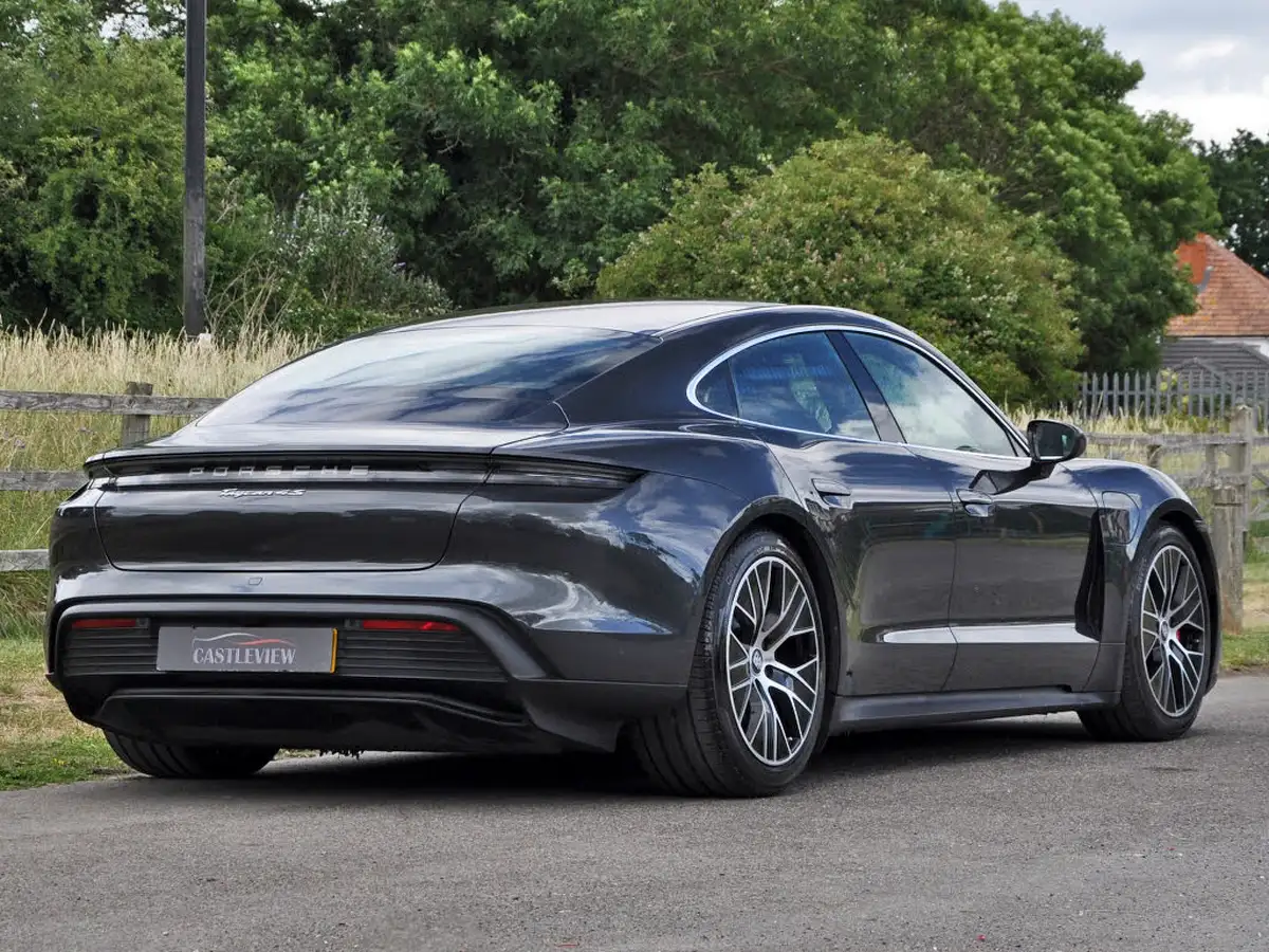 2021-porsche-taycan-e-4s-571ps-performance-battery-plus-big-48
