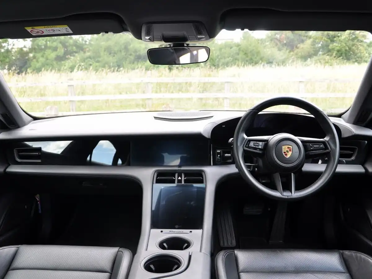 2021-porsche-taycan-e-4s-571ps-performance-battery-plus-big-24