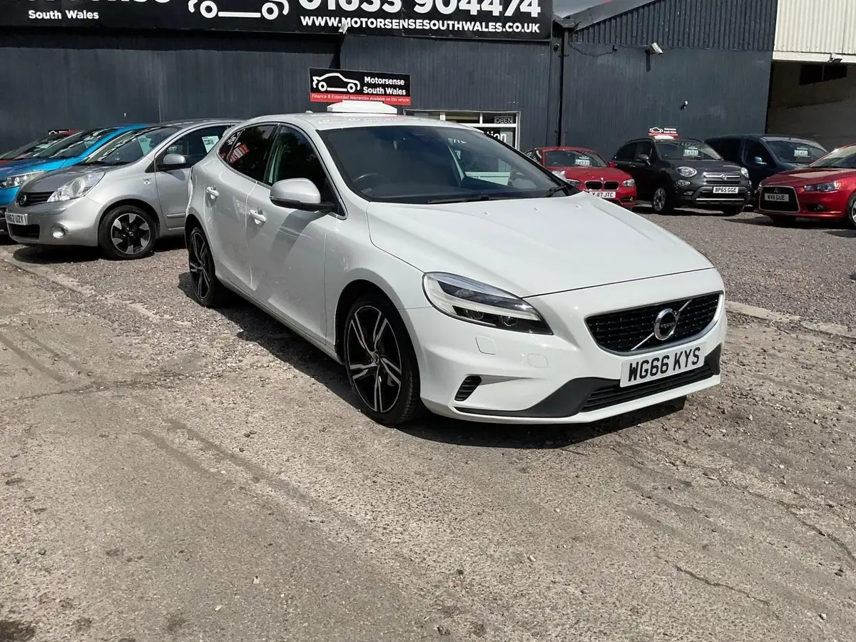 2016-volvo-v40-20td-d2-r-design-pro-big-44
