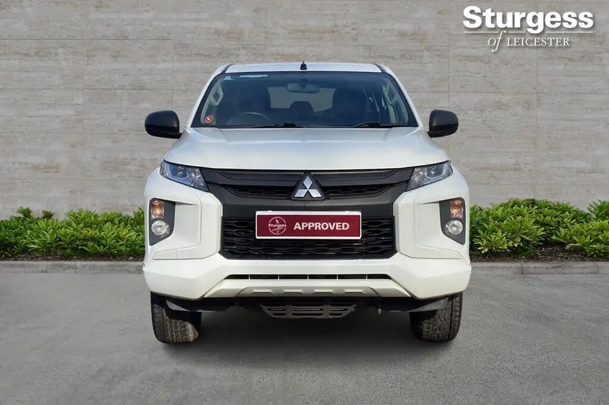 2021-mitsubishi-l200-22di-d-4-life-double-pickup-big-1