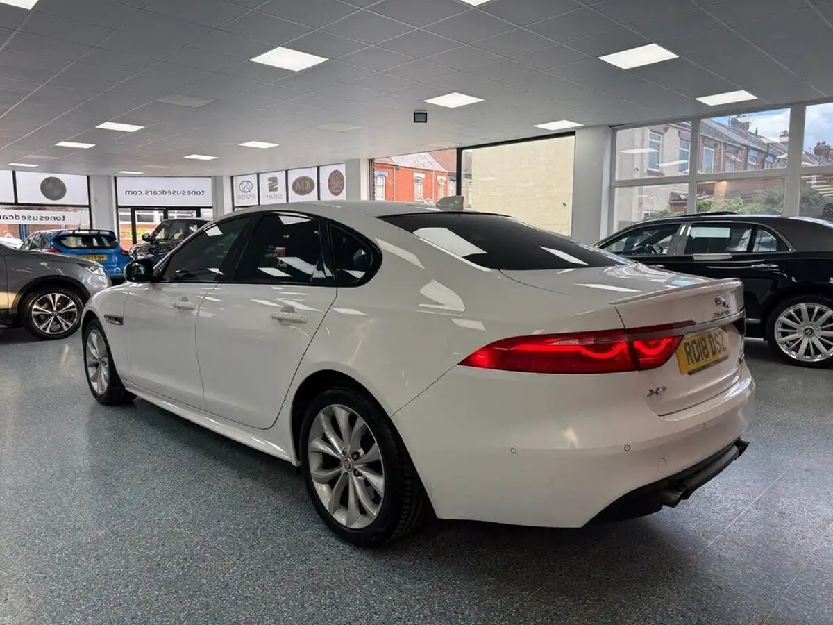 2018-jaguar-xf-20i-r-sport-200ps-saloon-4d-1999cc-big-12